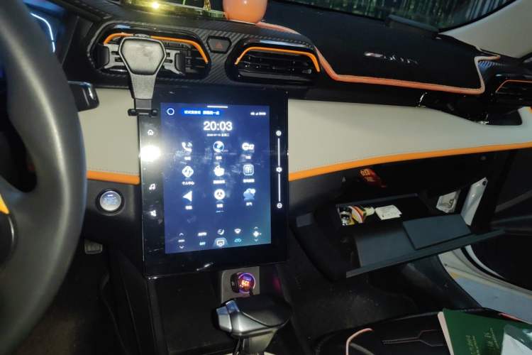 Used Dongfeng Aeolus Yixuan 2023 Mach Edition 1.5L Automatic Chasing Wind Version Audio And AC Panel
