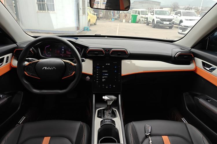 Used Dongfeng Aeolus Yixuan 2023 Mach Edition 1.5L Automatic Chasing Wind Version Center Console