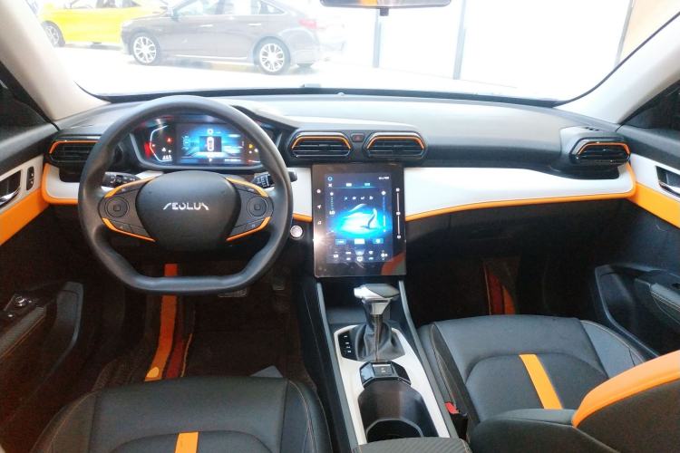 Used Dongfeng Aeolus Yixuan 2023 Mach Edition 1.5L Automatic Chasing Wind Version Center Console