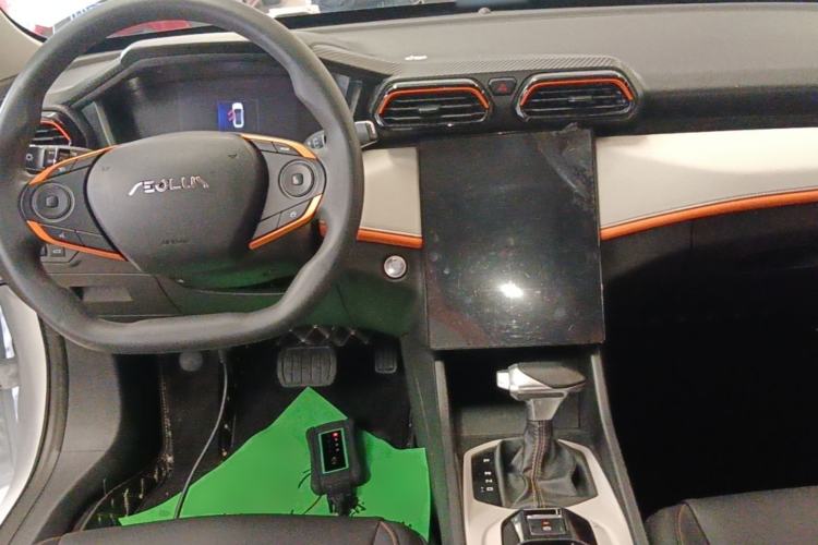 Used Dongfeng Aeolus Yixuan 2023 Mach Edition 1.5L Automatic Chasing Wind Version Center Console