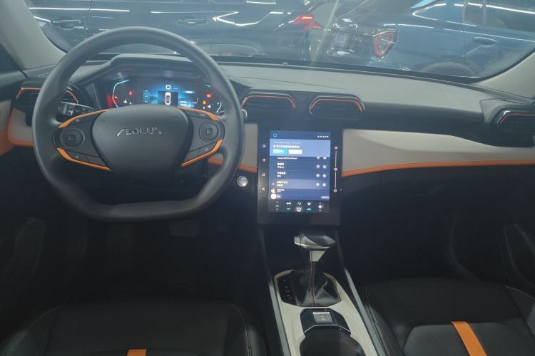 Used Dongfeng Aeolus Yixuan 2023 Mach Edition 1.5L Automatic Chasing Wind Version Center Console
