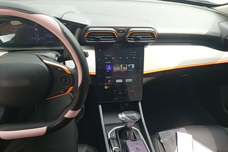 Used Dongfeng Aeolus Yixuan 2023 Mach Edition 1.5L Automatic Chasing Wind Version Center Console
