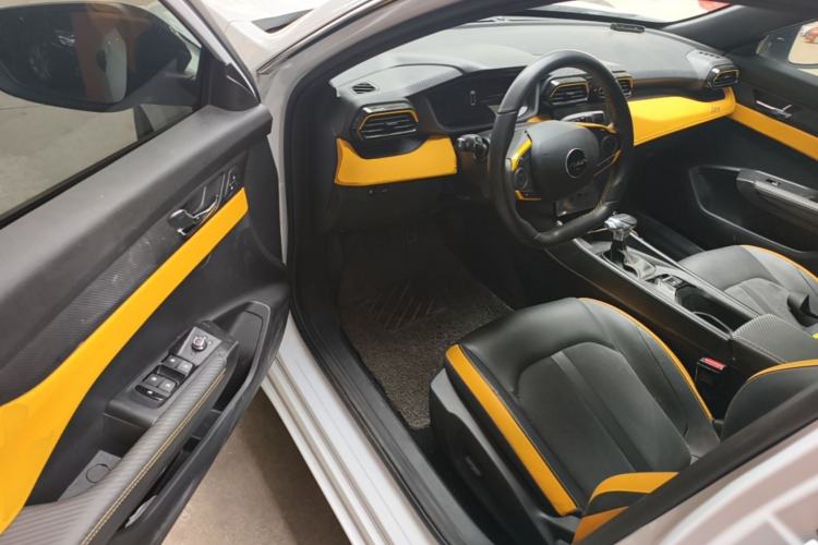 Used Dongfeng Aeolus Yixuan 2023 Mach Edition 1.5T Automatic Pursuit Rider Version Driver Seat