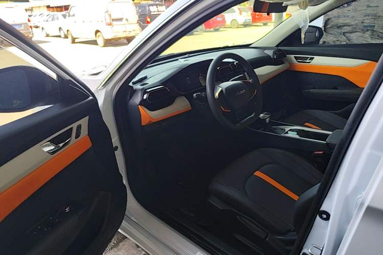 Used Dongfeng Aeolus Yixuan 2023 Mach Edition 1.5L Automatic Chasing Wind Version Driver Seat