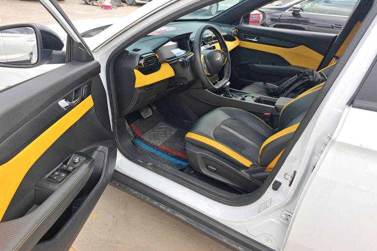 Used Dongfeng Aeolus Yixuan 2023 Mach Edition 1.5T Automatic Pursuit Rider Version Driver Seat