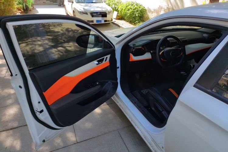 Used Dongfeng Aeolus Yixuan 2023 Mach Edition 1.5L Manual Windstorm Version Driver Seat