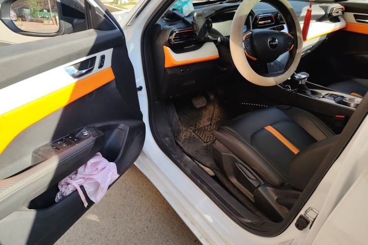 Used Dongfeng Aeolus Yixuan 2023 Mach Edition 1.5L Automatic Chasing Shadow Version Driver Seat