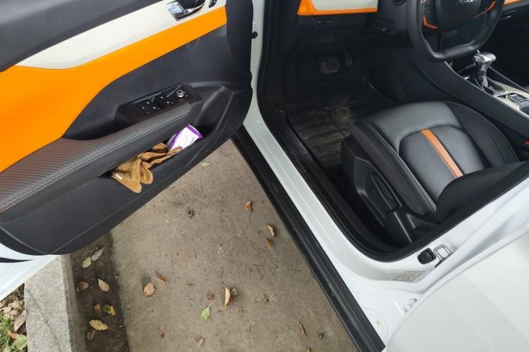 Used Dongfeng Aeolus Yixuan 2023 Mach Edition 1.5L Automatic Chasing Wind Version Driver Seat