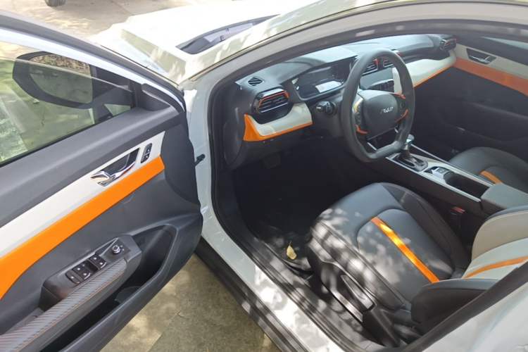 Used Dongfeng Aeolus Yixuan 2023 Mach Edition 1.5L Automatic Chasing Wind Version Driver Seat