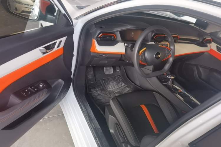Used Dongfeng Aeolus Yixuan 2023 Mach Edition 1.5L Automatic Chasing Wind Version Driver Seat
