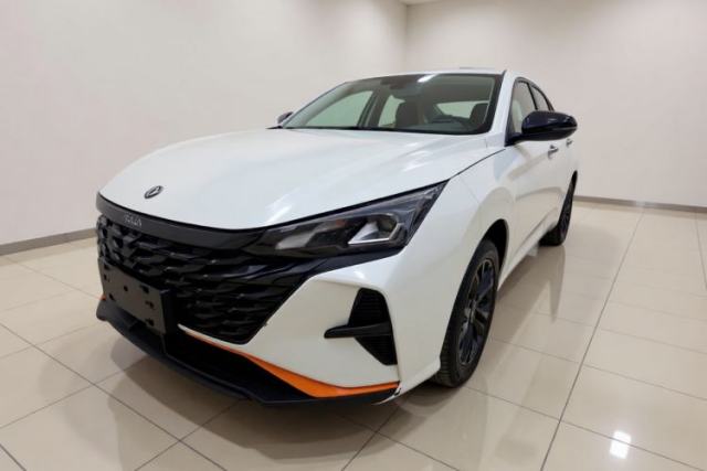 Ojetý Dongfeng Aeolus Yixuan 2023 Mach Edition 1.5L Automatic Chasing Shadow Version