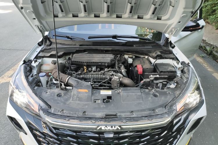 Used Dongfeng Aeolus Yixuan 2023 Mach Edition 1.5T Automatic Dream-Chasing Rider Version Engine Bay