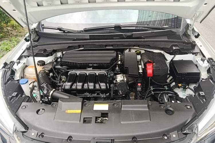 Used Dongfeng Aeolus Yixuan 2023 1.5L Automatic Glory Edition Engine Bay