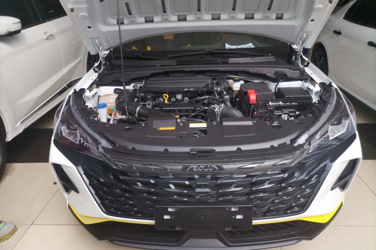 Used Dongfeng Aeolus Yixuan 2023 Mach Edition 1.5T Automatic Pursuit Rider Version Engine Bay