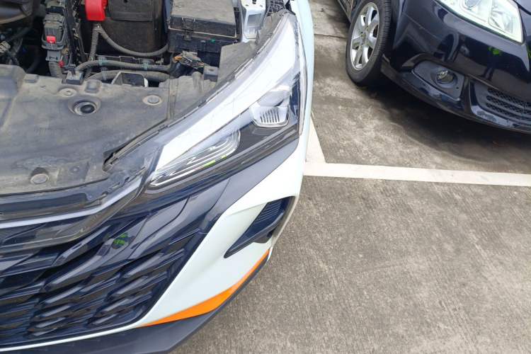 Used Dongfeng Aeolus Yixuan 2023 Mach Edition 1.5L Automatic Chasing Wind Version Engine Bay Left