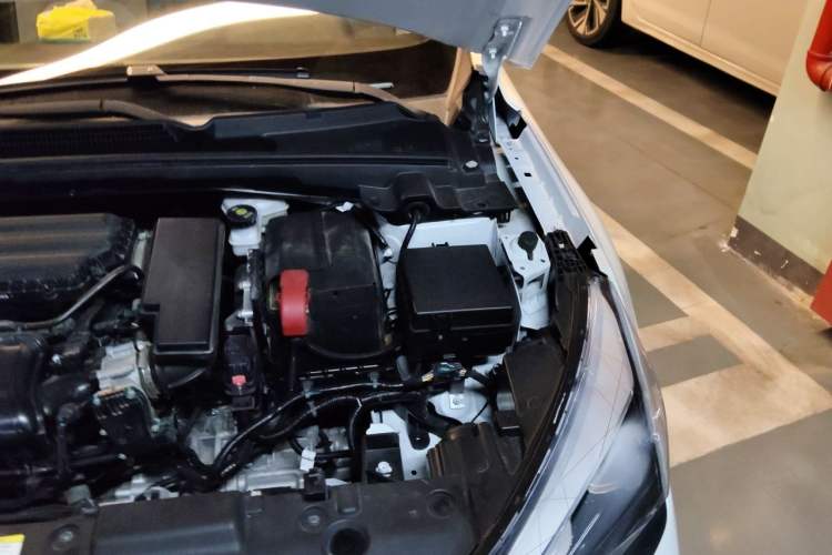 Used Dongfeng Aeolus Yixuan 2023 Mach Edition 1.5L Automatic Chasing Wind Version Engine Bay Left