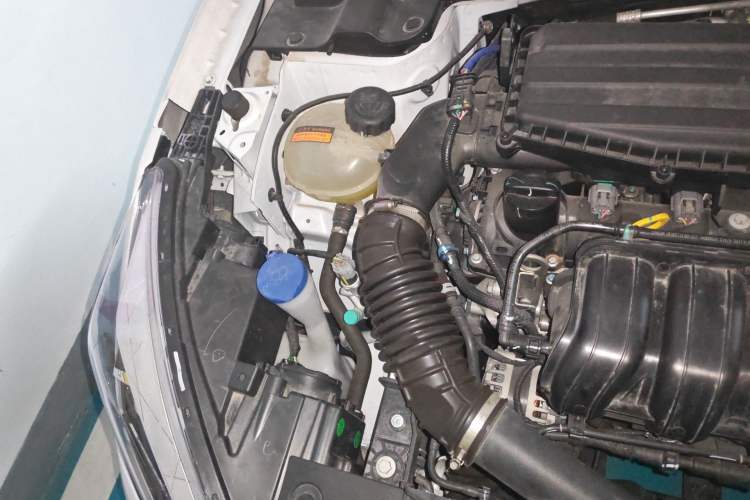 Used Dongfeng Aeolus Yixuan 2023 Mach Edition 1.5L Automatic Chasing Wind Version Engine Bay Right