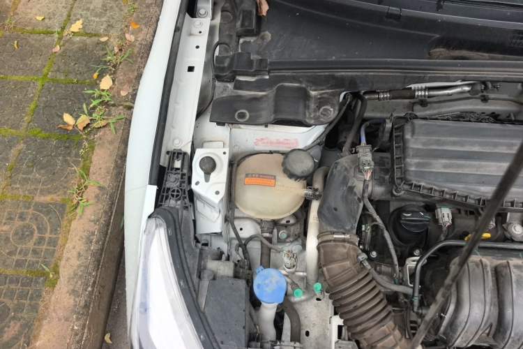Used Dongfeng Aeolus Yixuan 2023 Mach Edition 1.5L Automatic Chasing Wind Version Engine Bay Right