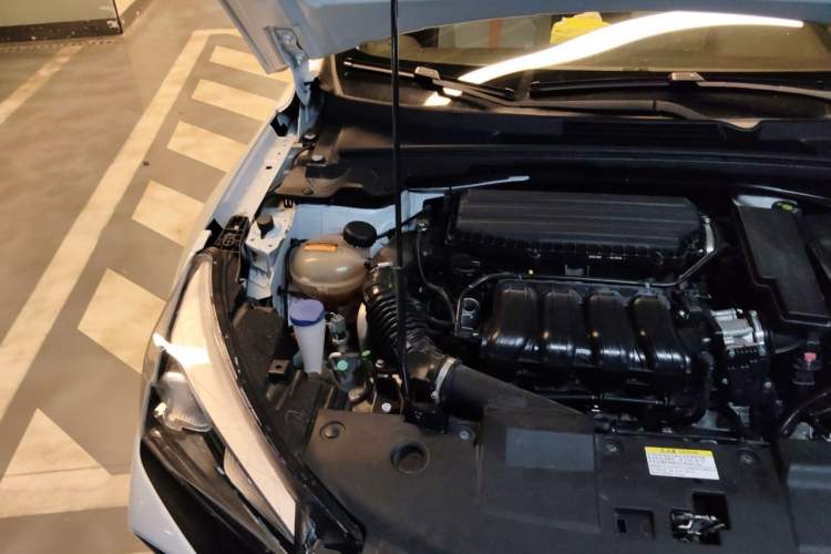 Used Dongfeng Aeolus Yixuan 2023 Mach Edition 1.5L Automatic Chasing Wind Version Engine Bay Right