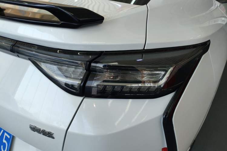 Used Dongfeng Aeolus Yixuan 2023 Mach Edition 1.5L Automatic Chasing Wind Version Exterior 3