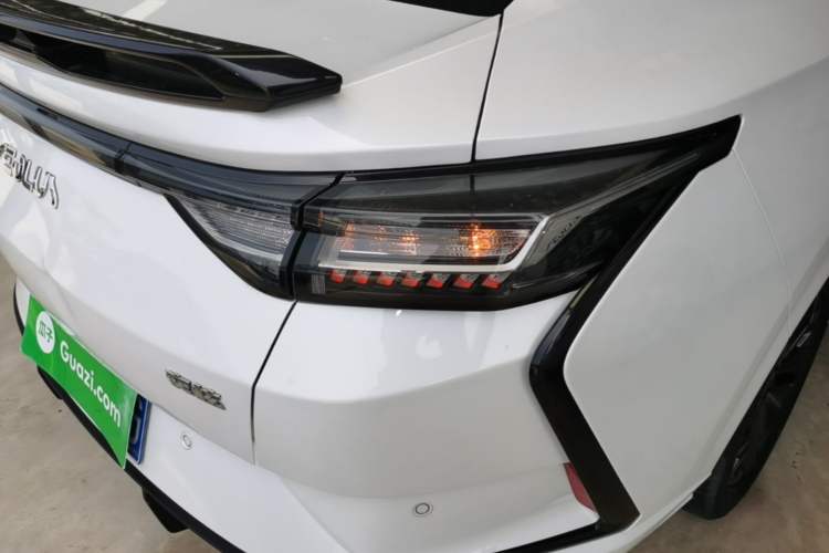 Used Dongfeng Aeolus Yixuan 2023 Mach Edition 1.5L Automatic Chasing Shadow Version Exterior 3