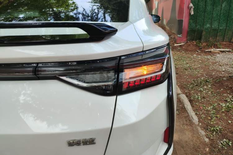 Used Dongfeng Aeolus Yixuan 2023 Mach Edition 1.5L Automatic Chasing Wind Version Exterior 3