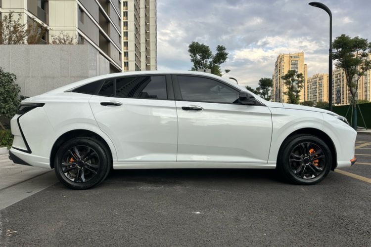 Used Dongfeng Aeolus Yixuan 2023 Mach Edition 1.5L Automatic Chasing Wind Version Exterior 4