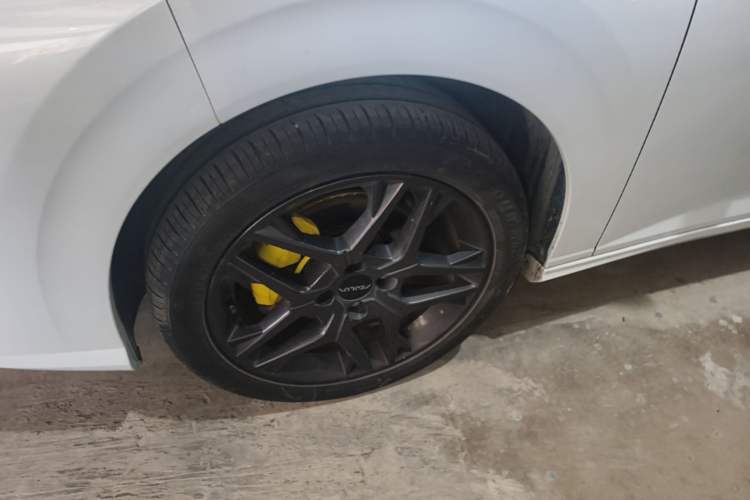 Used Dongfeng Aeolus Yixuan 2023 Mach Edition 1.5T Automatic Pursuit Rider Version Exterior 4