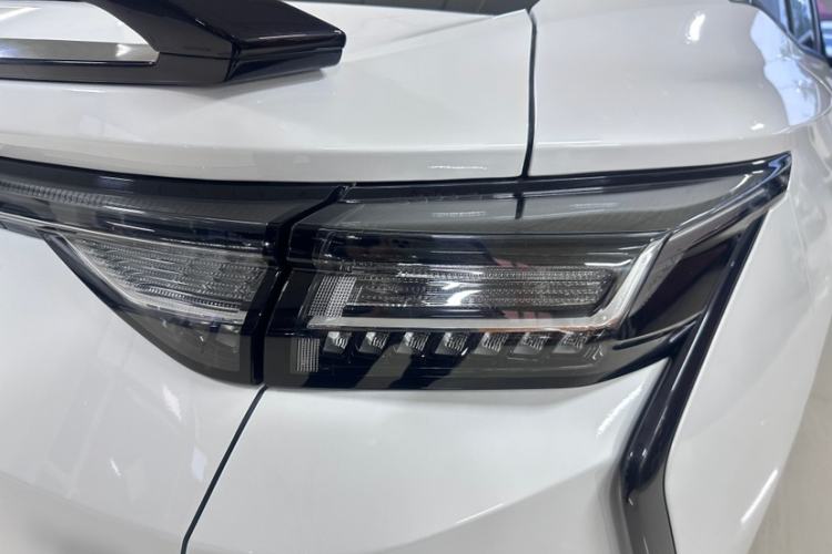 Used Dongfeng Aeolus Yixuan 2023 Mach Edition 1.5L Automatic Chasing Shadow Version Exterior 7