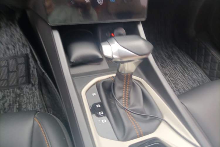 Used Dongfeng Aeolus Yixuan 2023 Mach Edition 1.5L Automatic Chasing Shadow Version Gear Lever