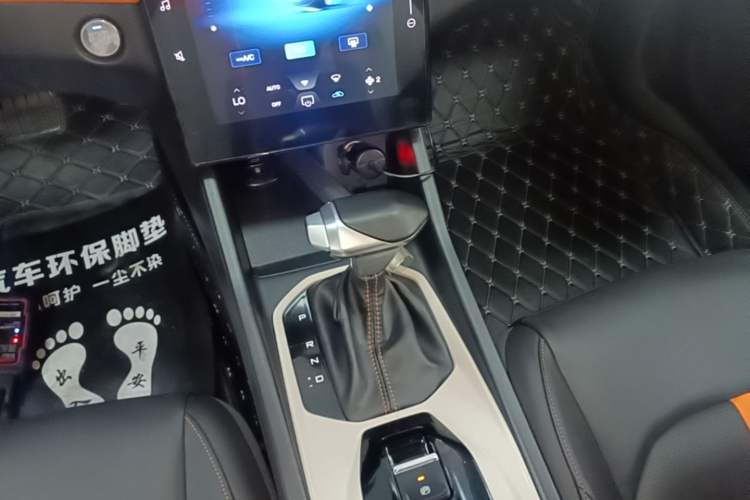 Used Dongfeng Aeolus Yixuan 2023 Mach Edition 1.5L Automatic Chasing Wind Version Gear Lever