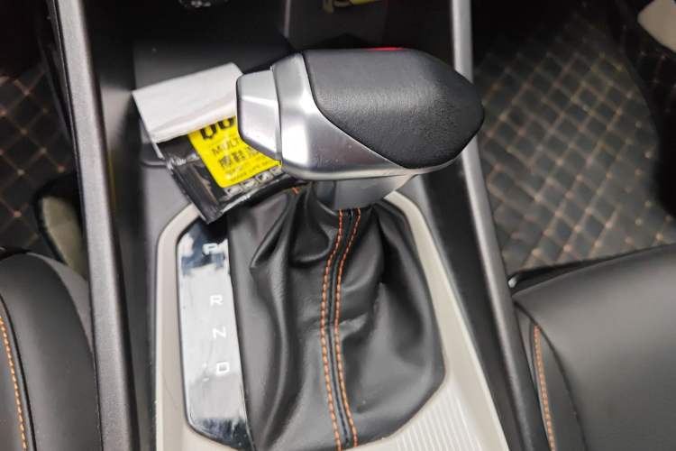 Used Dongfeng Aeolus Yixuan 2023 Mach Edition 1.5L Automatic Chasing Shadow Version Gear Lever