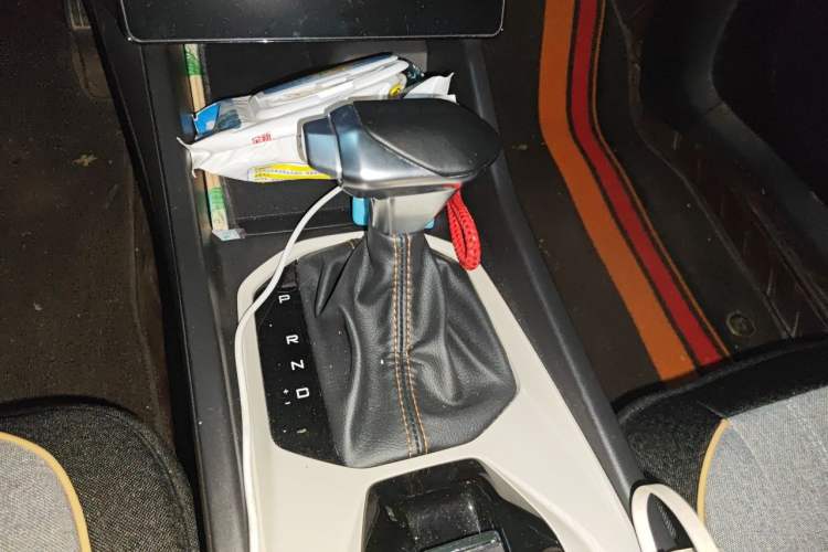Used Dongfeng Aeolus Yixuan 2023 Mach Edition 1.5L Automatic Chasing Wind Version Gear Lever