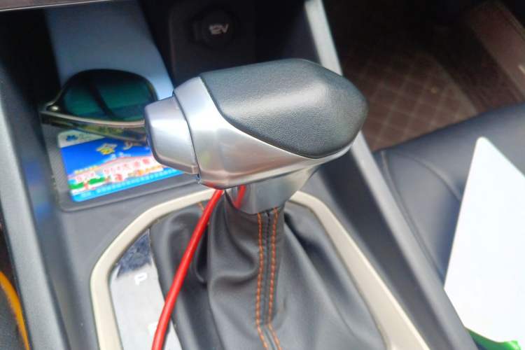 Used Dongfeng Aeolus Yixuan 2023 Mach Edition 1.5L Automatic Chasing Wind Version Gear Lever