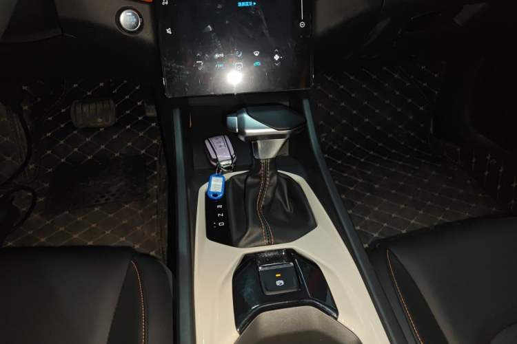 Used Dongfeng Aeolus Yixuan 2023 Mach Edition 1.5L Automatic Chasing Wind Version Gear Lever