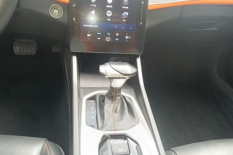 Used Dongfeng Aeolus Yixuan 2023 1.5L Automatic Glory Edition Gear Lever