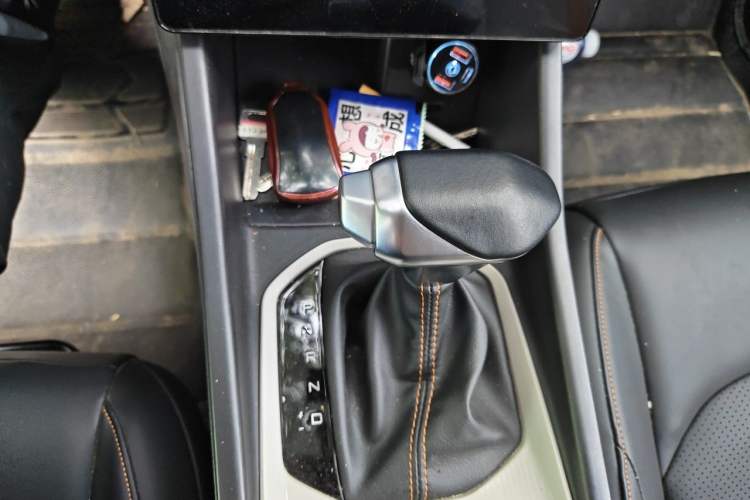 Used Dongfeng Aeolus Yixuan 2023 Mach Edition 1.5L Automatic Chasing Shadow Version Gear Lever