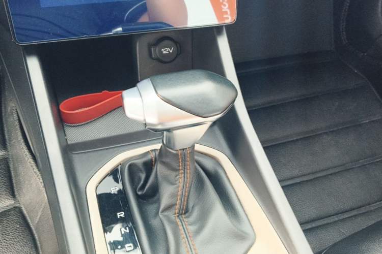 Used Dongfeng Aeolus Yixuan 2023 Mach Edition 1.5L Automatic Chasing Wind Version Gear Lever