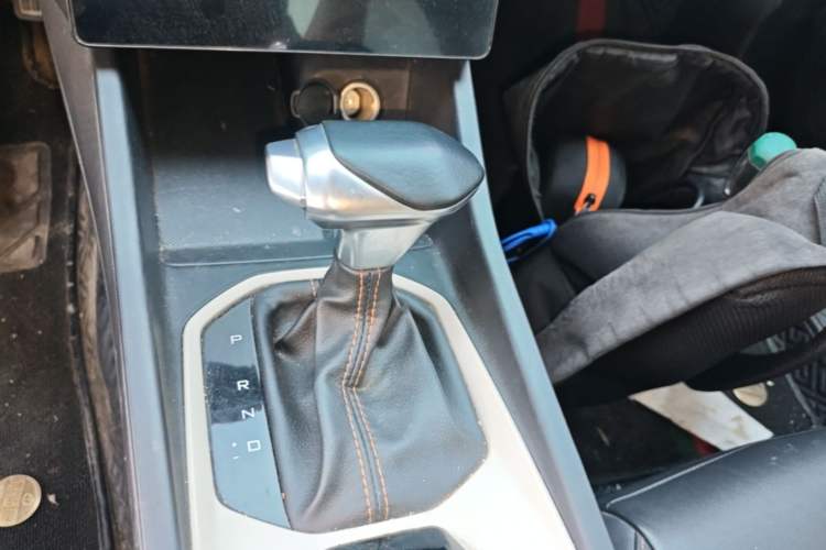 Used Dongfeng Aeolus Yixuan 2023 Mach Edition 1.5L Automatic Chasing Wind Version Gear Lever