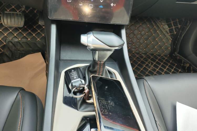 Used Dongfeng Aeolus Yixuan 2023 Mach Edition 1.5L Automatic Chasing Wind Version Gear Lever