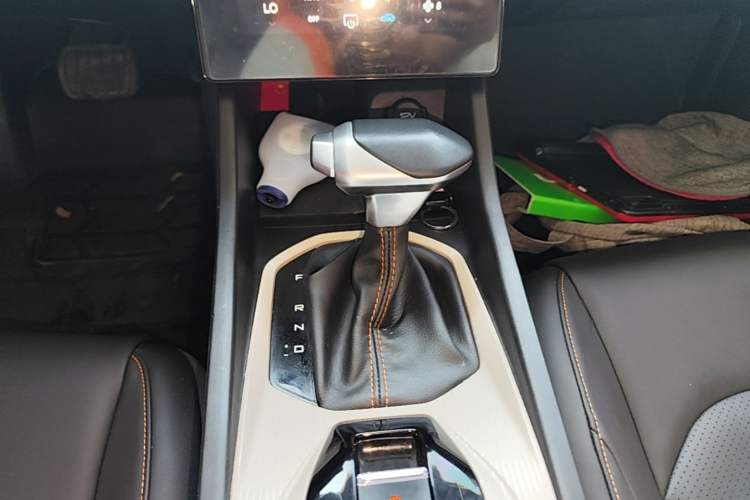 Used Dongfeng Aeolus Yixuan 2023 Mach Edition 1.5L Automatic Chasing Wind Version Gear Lever