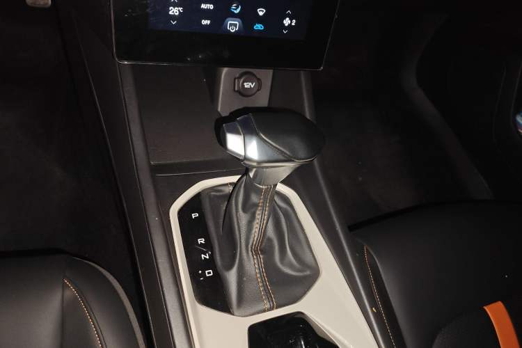 Used Dongfeng Aeolus Yixuan 2023 1.5L Automatic Glory Edition Gear Lever