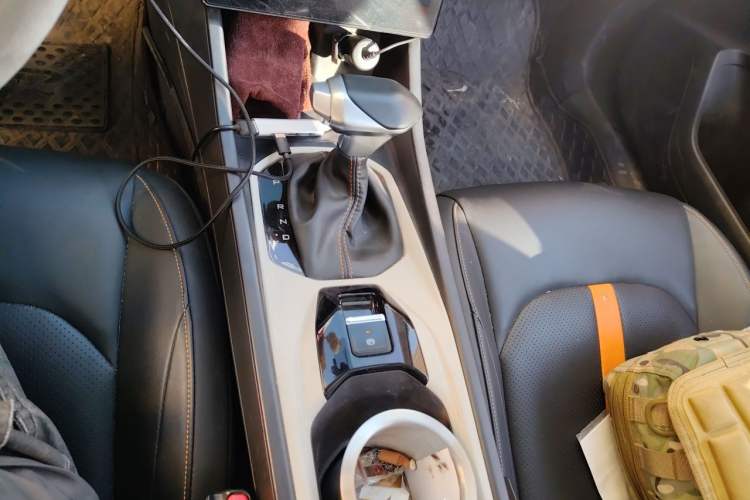 Used Dongfeng Aeolus Yixuan 2023 Mach Edition 1.5L Automatic Chasing Shadow Version Gear Lever