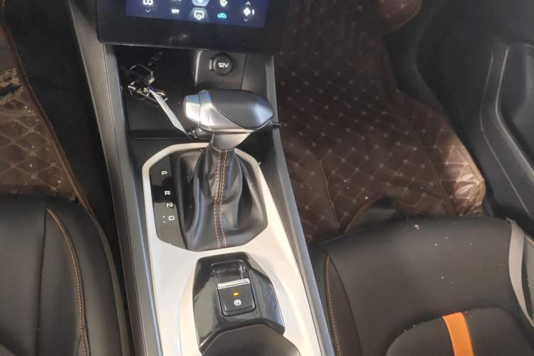 Used Dongfeng Aeolus Yixuan 2023 Mach Edition 1.5L Automatic Chasing Wind Version Gear Lever