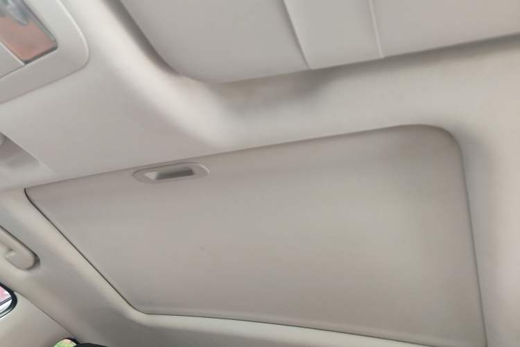 Used Dongfeng Aeolus Yixuan 2023 Mach Edition 1.5L Automatic Chasing Shadow Version Headliner
