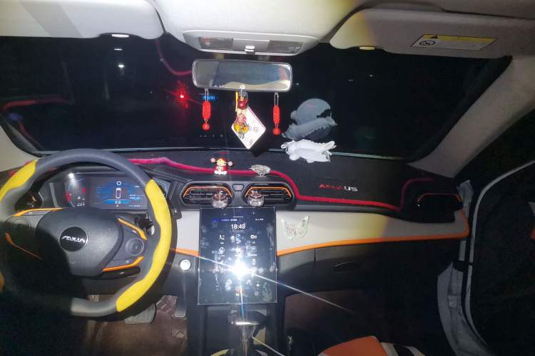 Used Dongfeng Aeolus Yixuan 2023 Mach Edition 1.5L Automatic Chasing Shadow Version Headliner