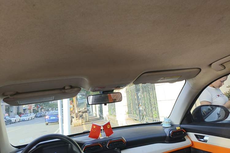 Used Dongfeng Aeolus Yixuan 2023 Mach Edition 1.5L Manual Windstorm Version Headliner