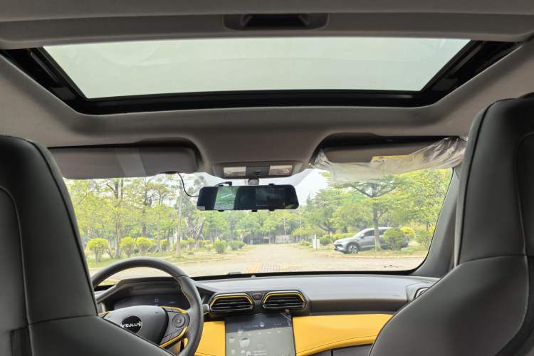 Used Dongfeng Aeolus Yixuan 2023 Mach Edition 1.5T Automatic Pursuit Rider Version Headliner