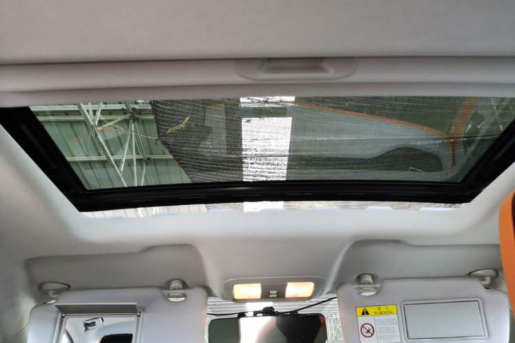 Used Dongfeng Aeolus Yixuan 2023 Mach Edition 1.5L Automatic Chasing Shadow Version Headliner