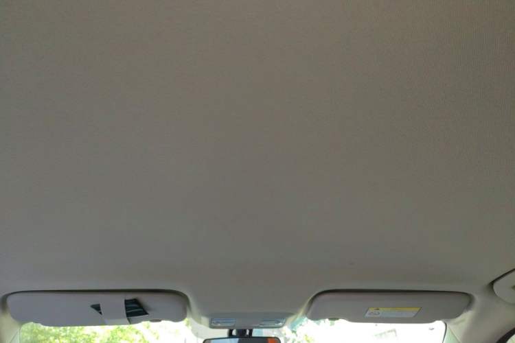 Used Dongfeng Aeolus Yixuan 2023 Mach Edition 1.5L Manual Windstorm Version Headliner